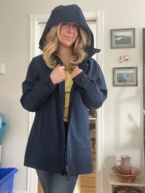 McKINLEY Aquamax Elite Water-Resistant Jacket - Women’s Large Navy Blue